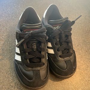 Adidas Samba Classic Soccer Shoe - kids size 10.5K